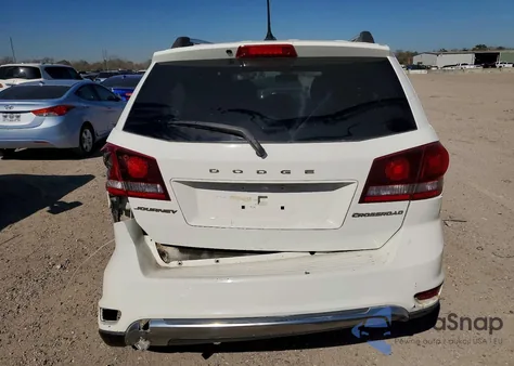 2017 Dodge Journey Crossroad z USA, uszkodzony, nr VIN 3C4PDCGB4HT634034